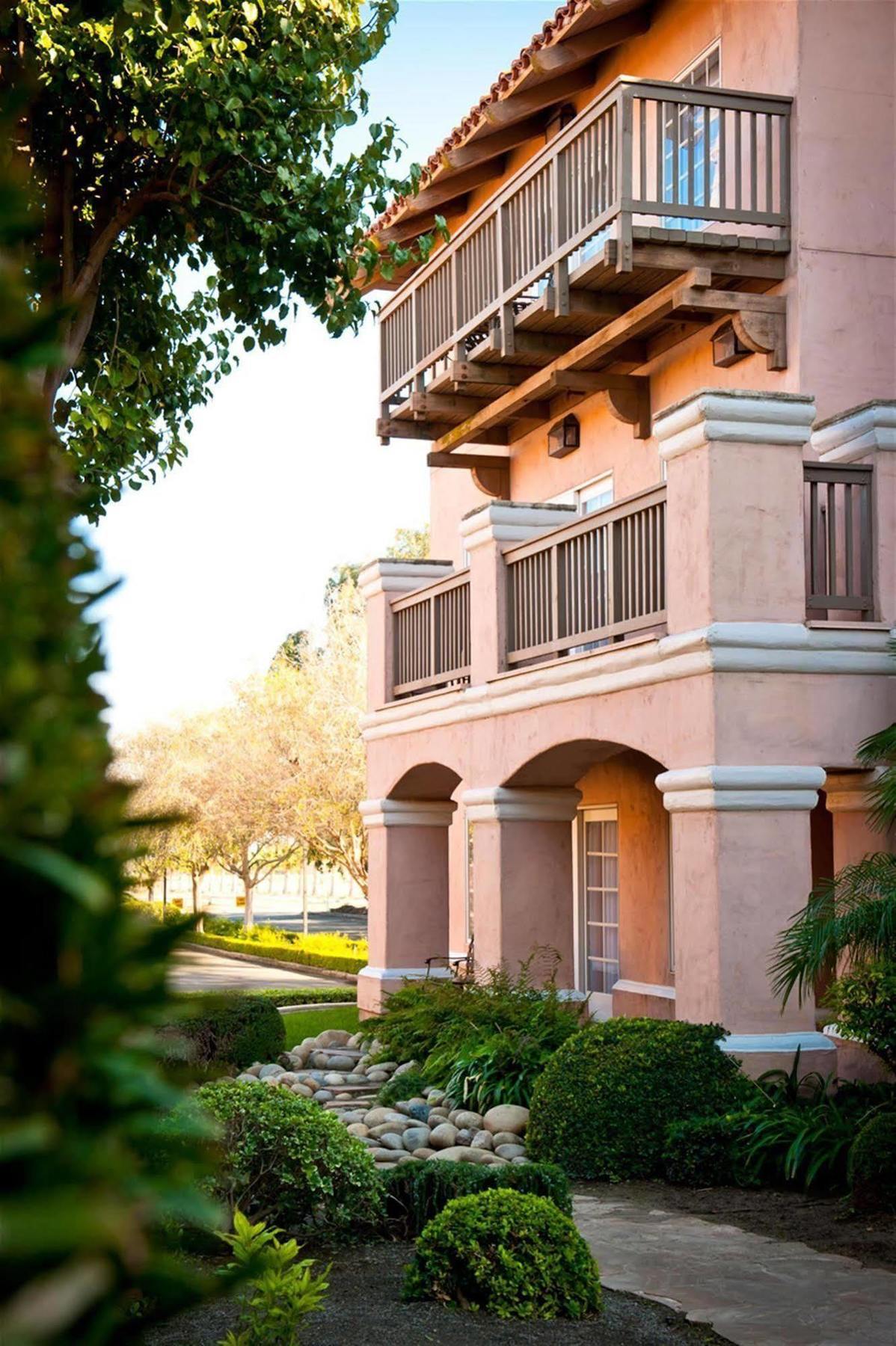 Huron Harris Ranch Inn And Restaurant מראה חיצוני תמונה
