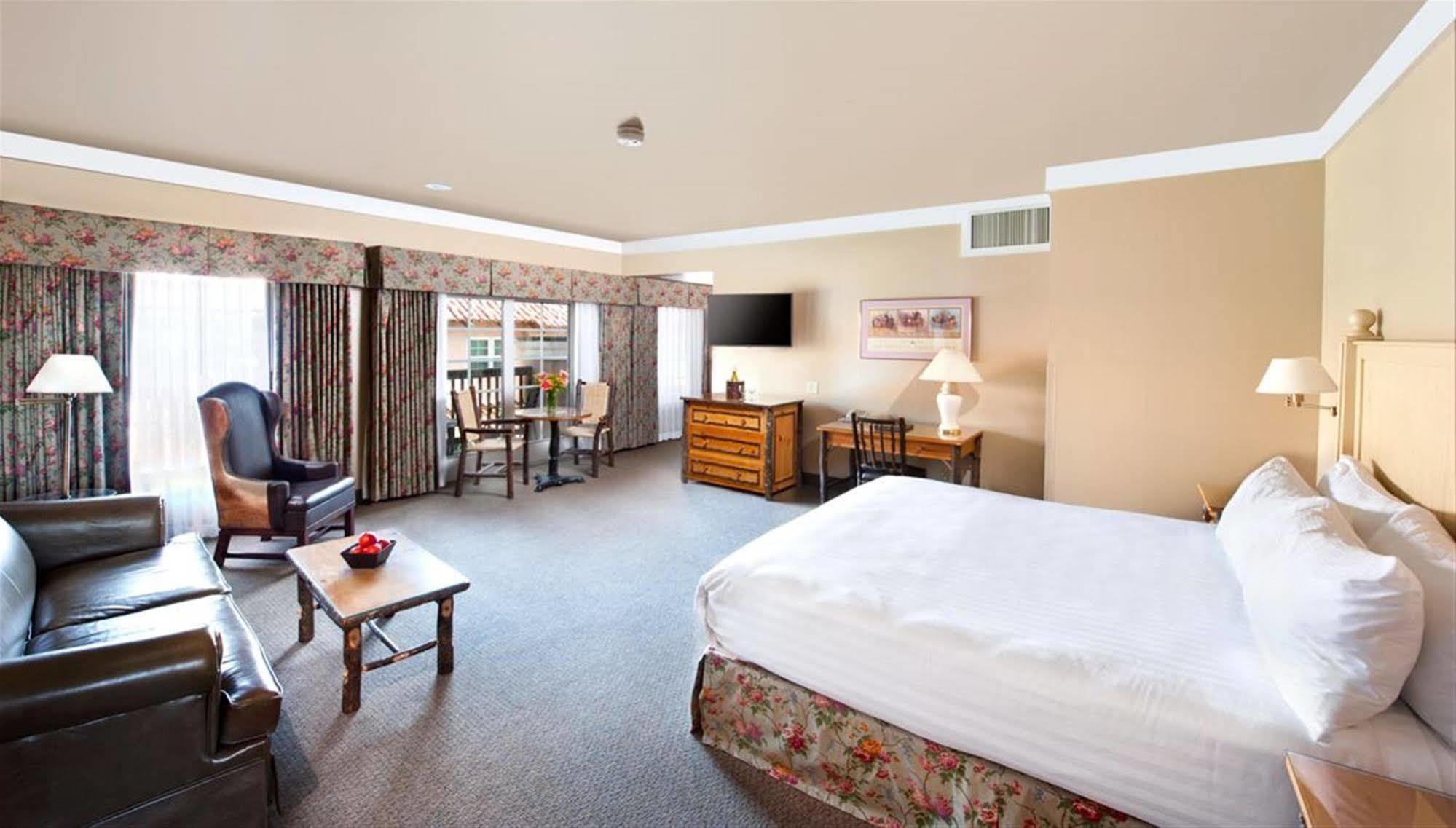 Huron Harris Ranch Inn And Restaurant מראה חיצוני תמונה
